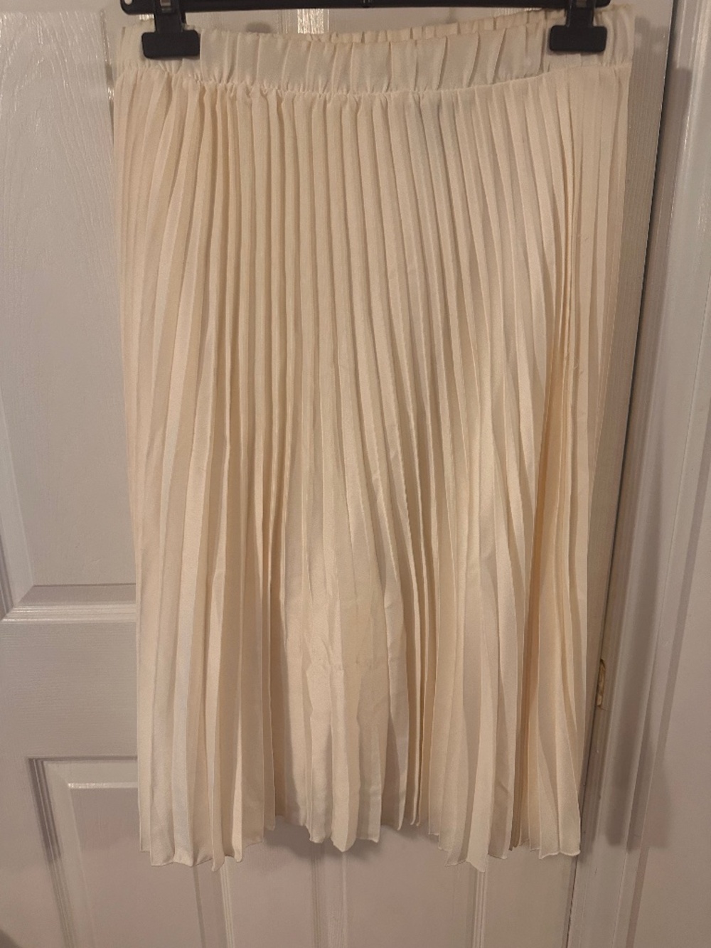 Cream pleated satin Midi skirt